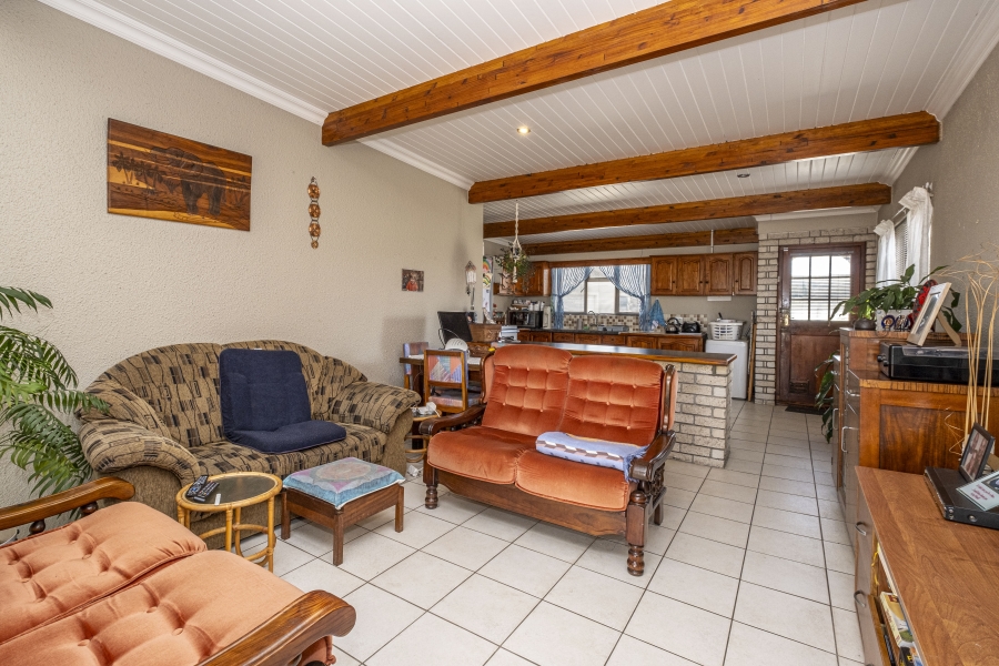 6 Bedroom Property for Sale in Jagtershof Western Cape